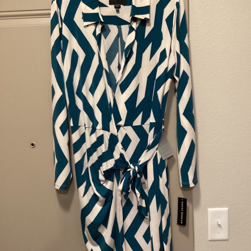 Donna Morgan Print Long Sleeve Wrap Shirtdress - Picture 12 of 16